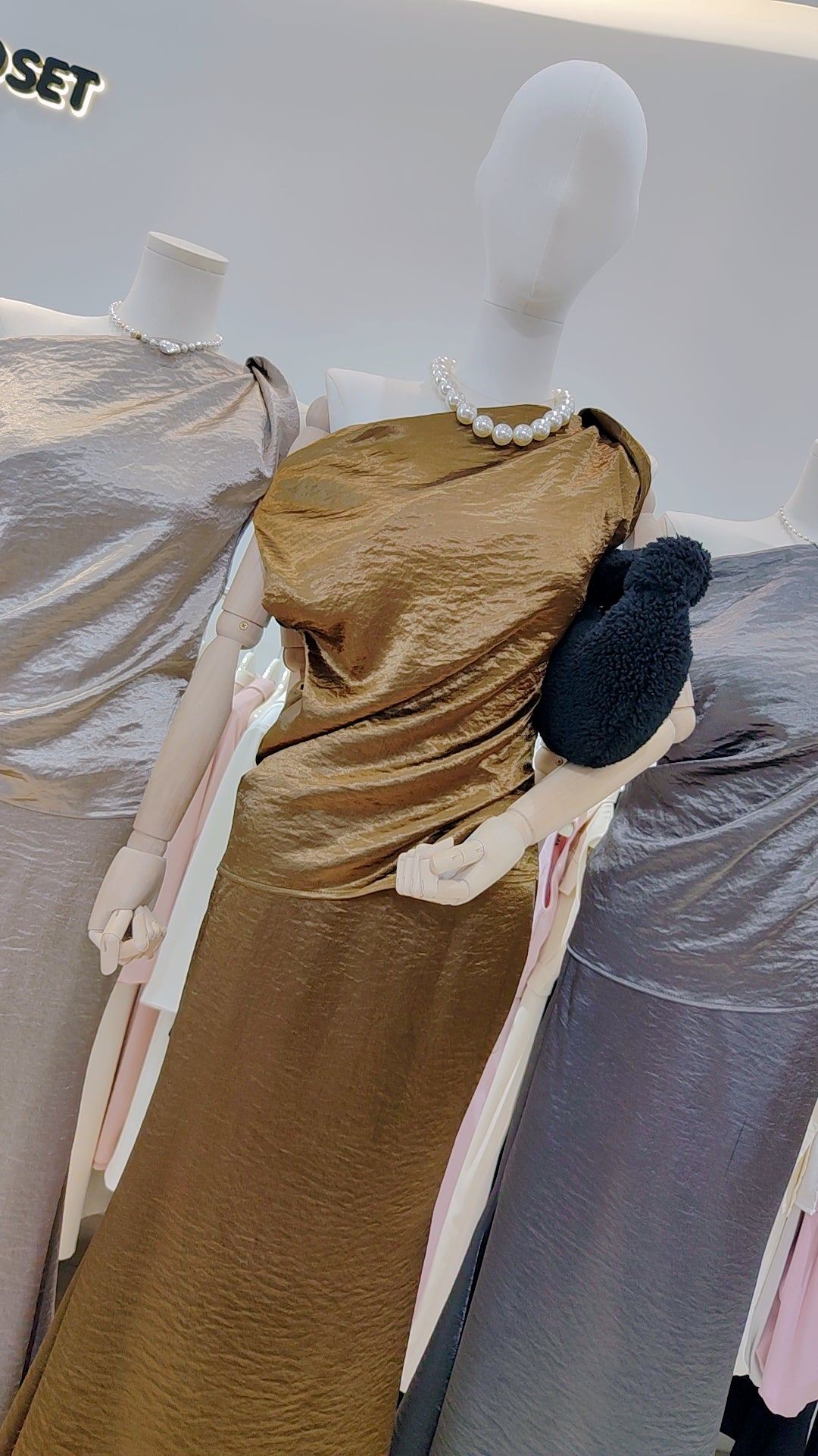 The "Luminous Crush" Drape Set