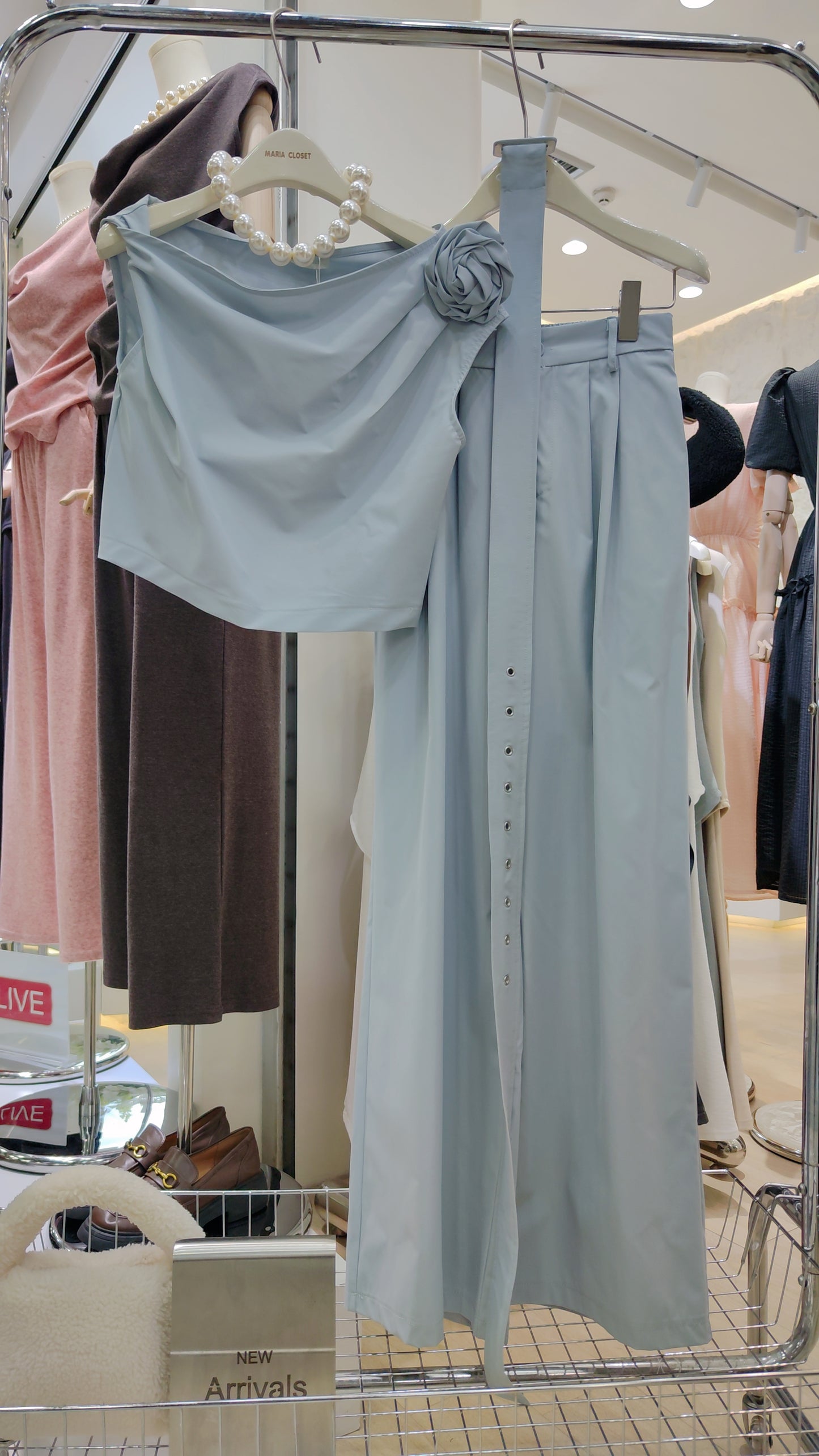 The "Rosette Brooch" Top & Pants Set