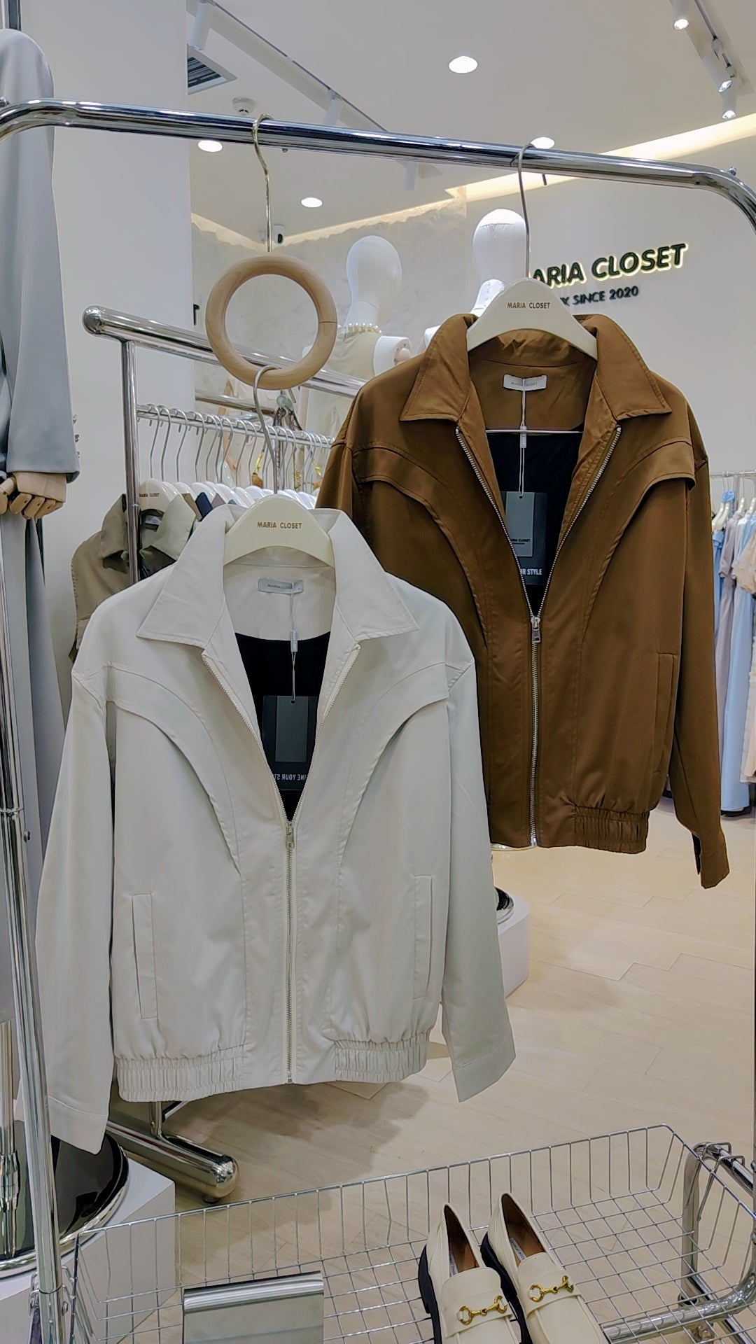 The "V-Shape" Design Jacket:
