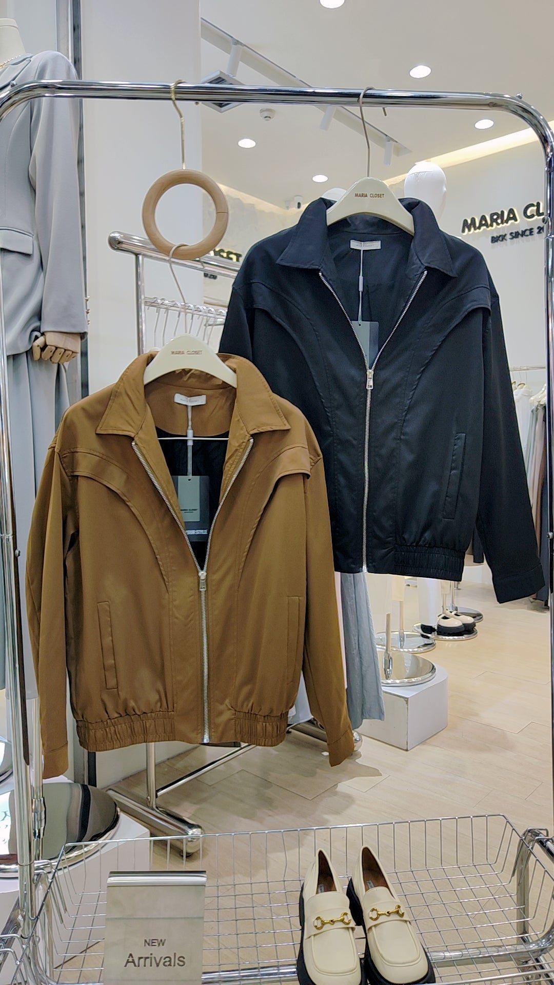 The "V-Shape" Design Jacket: