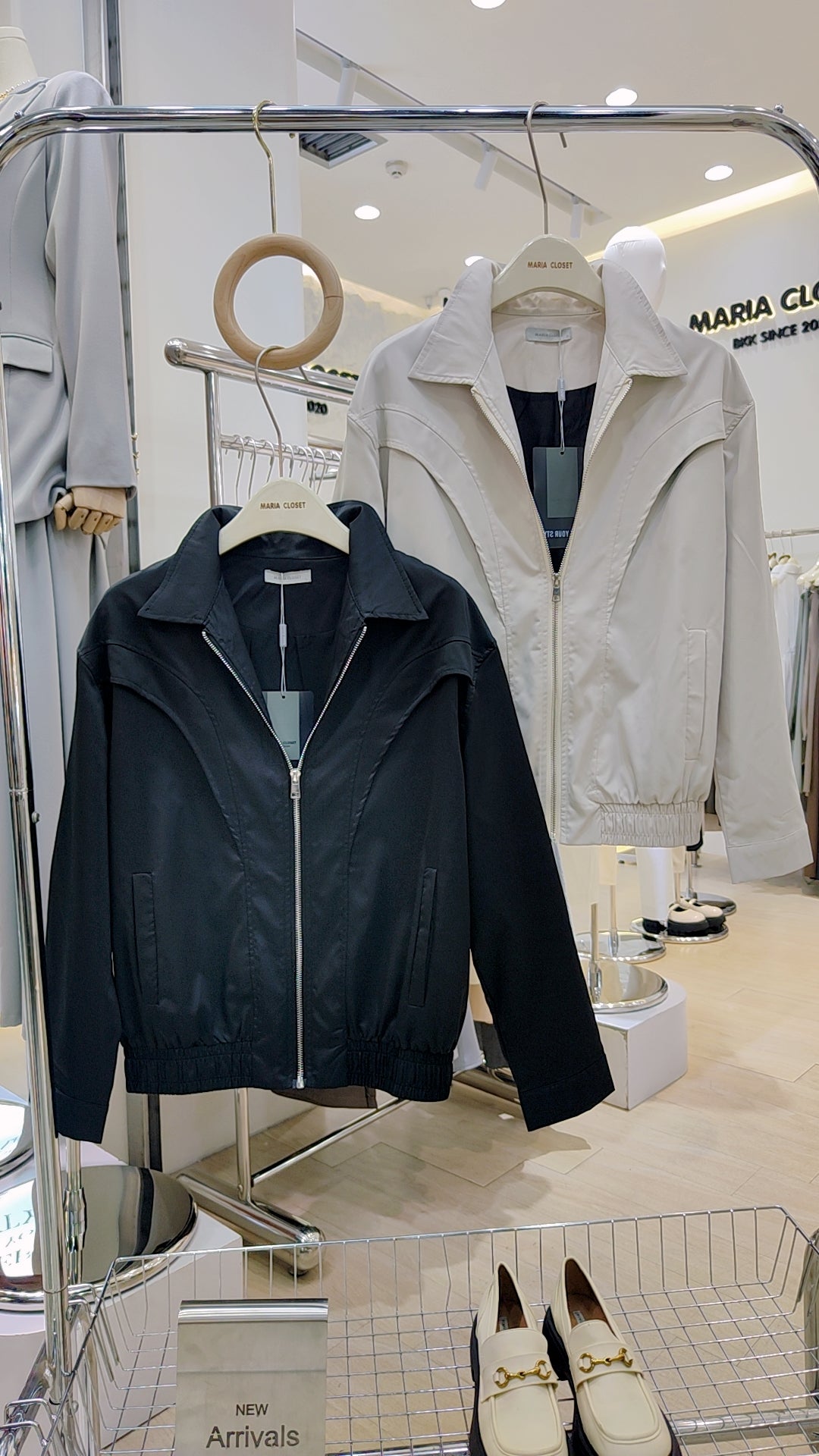 The "V-Shape" Design Jacket:
