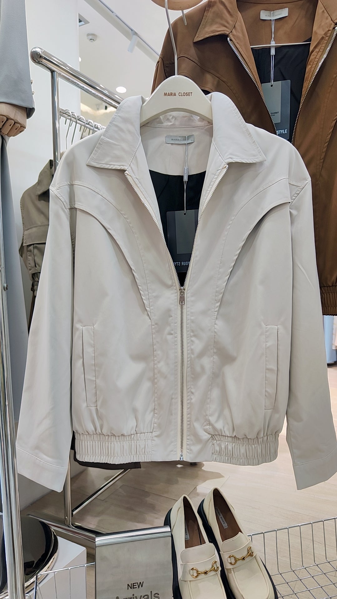 The "V-Shape" Design Jacket: