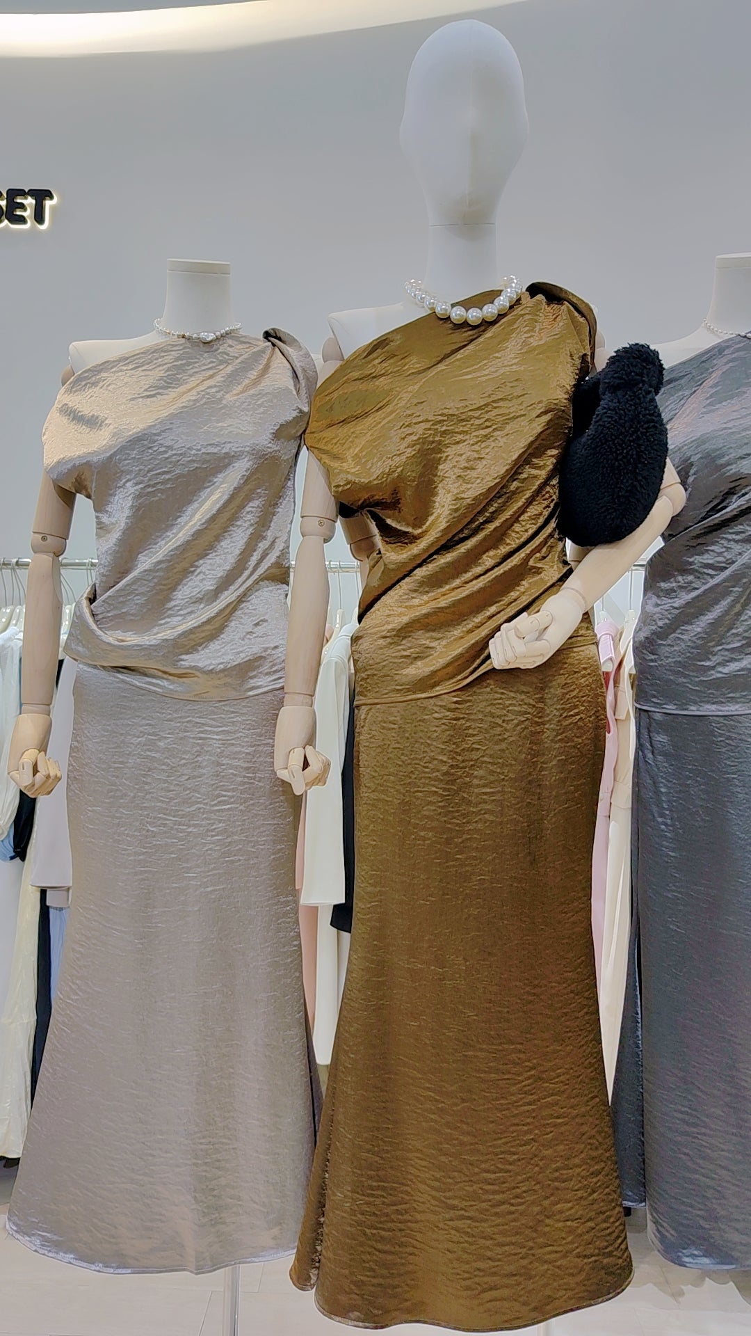 The "Luminous Crush" Drape Set
