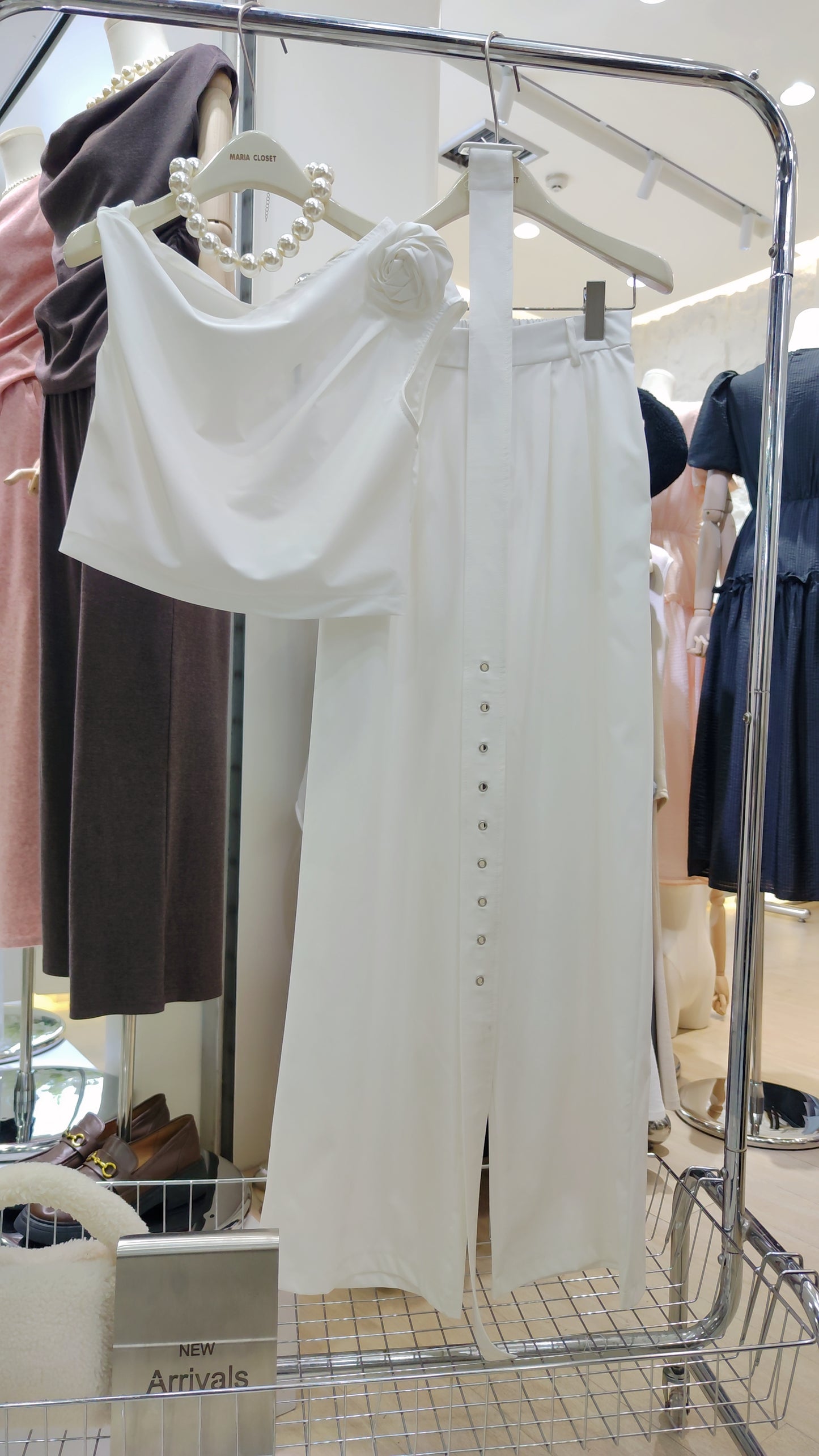 The "Rosette Brooch" Top & Pants Set