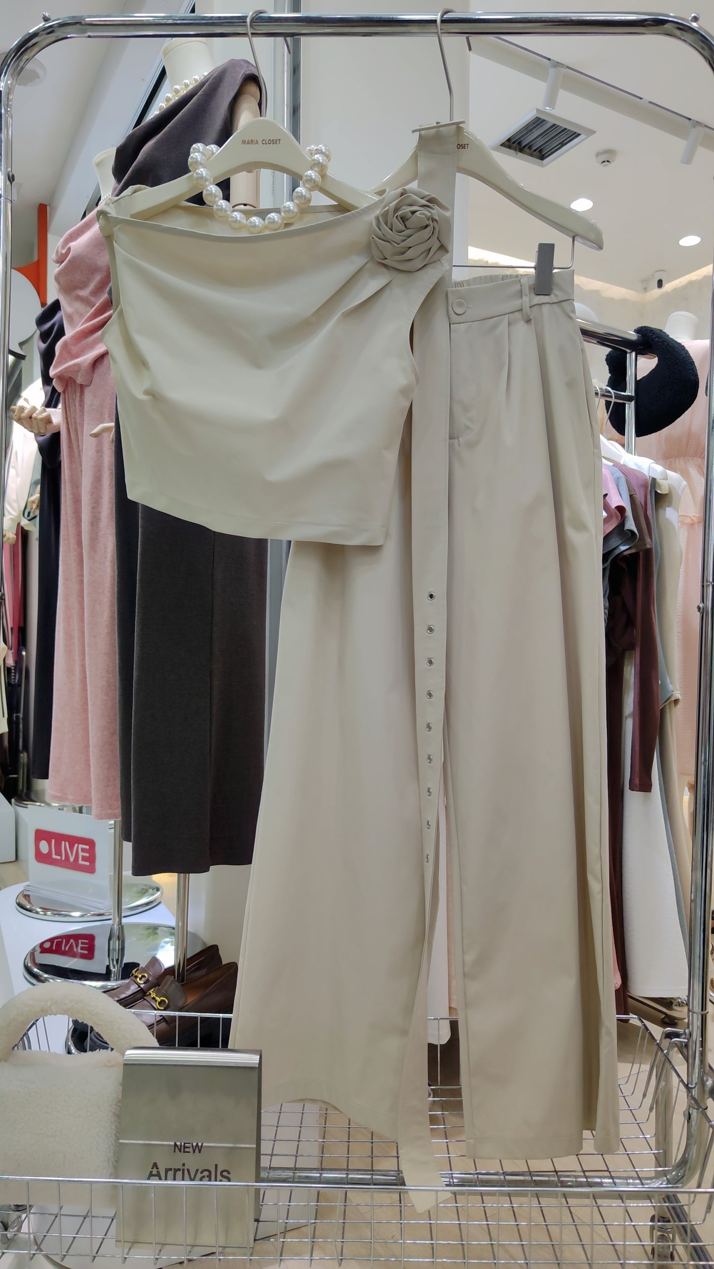 The "Rosette Brooch" Top & Pants Set