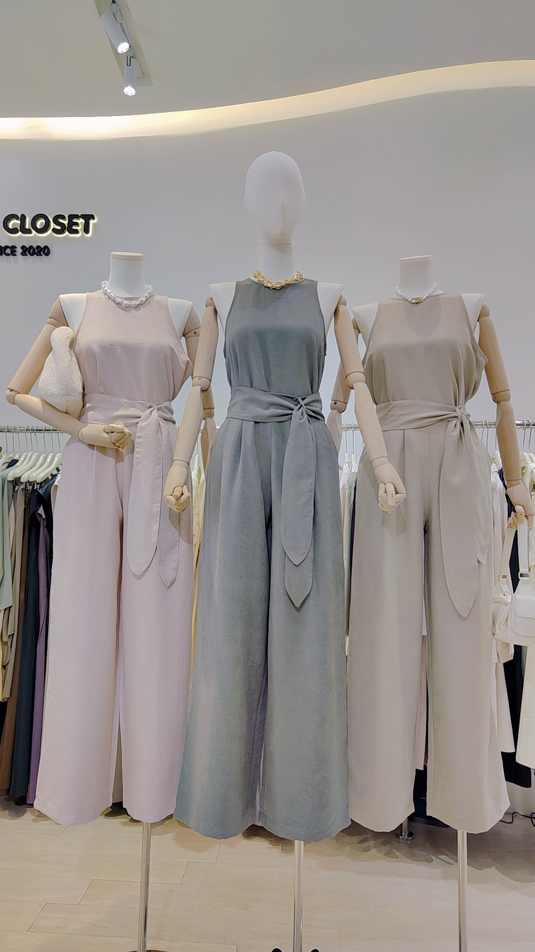 Maria's "Sleeveless Tie-Waist" Set