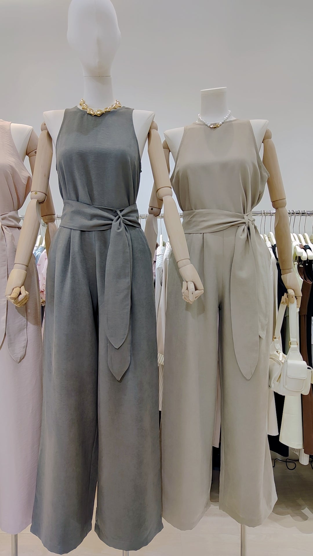 Maria's "Sleeveless Tie-Waist" Set