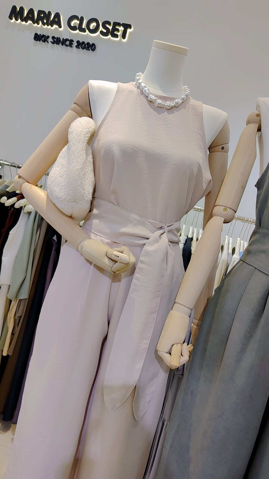 Maria's "Sleeveless Tie-Waist" Set