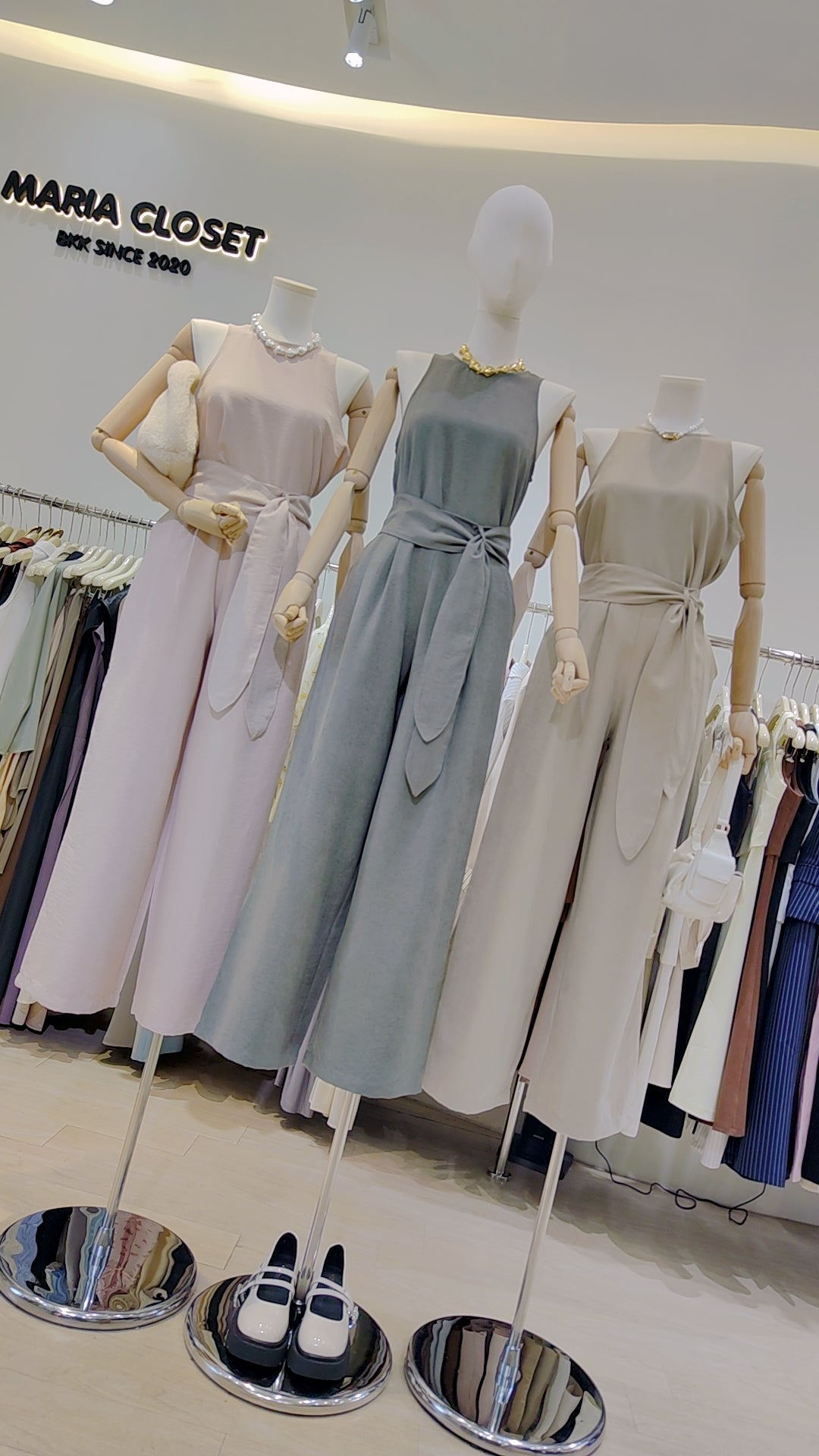 Maria's "Sleeveless Tie-Waist" Set