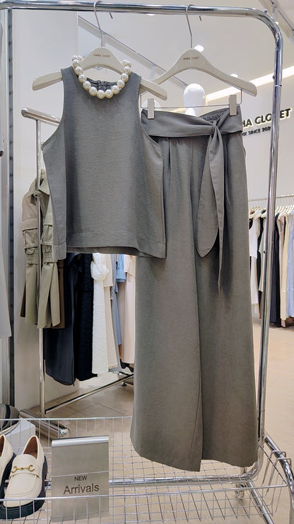 Maria's "Sleeveless Tie-Waist" Set