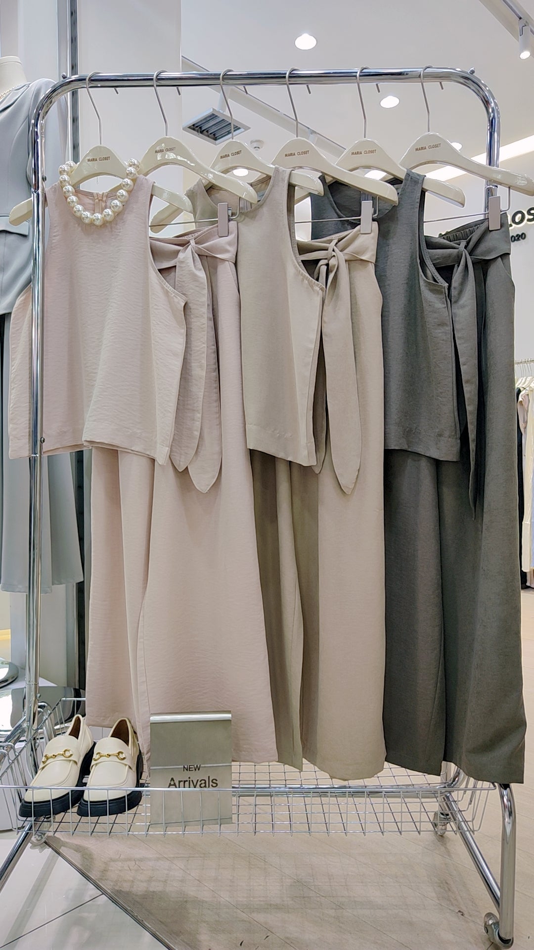 Maria's "Sleeveless Tie-Waist" Set